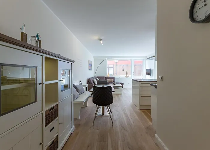 Daire Hannahs Meerblick 10